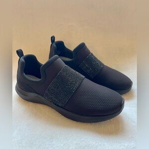 Clarks Cloudsteppers Tennis Shoes Slip on Size 8